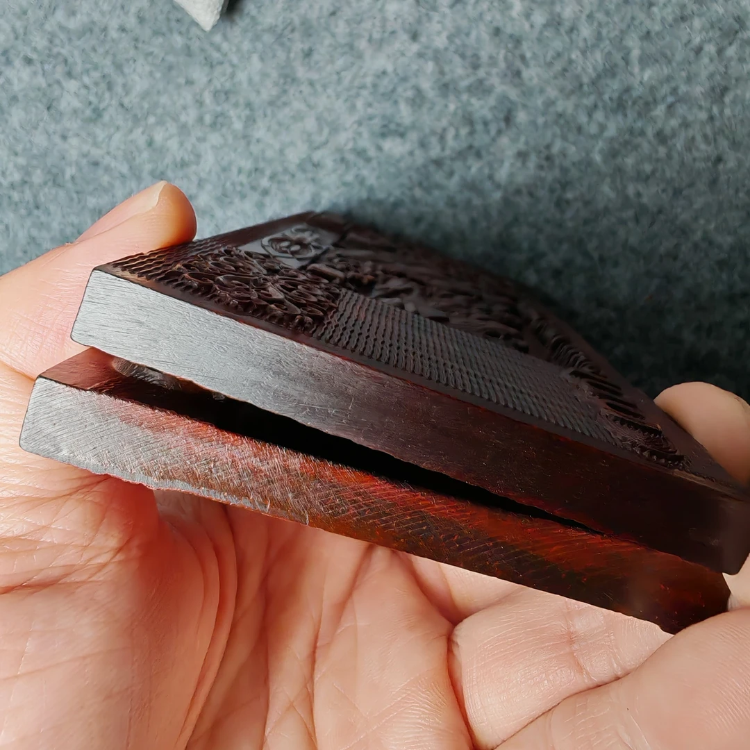 普通厚度一对  1个人物和4个人物 小叶紫檀摆件  一对