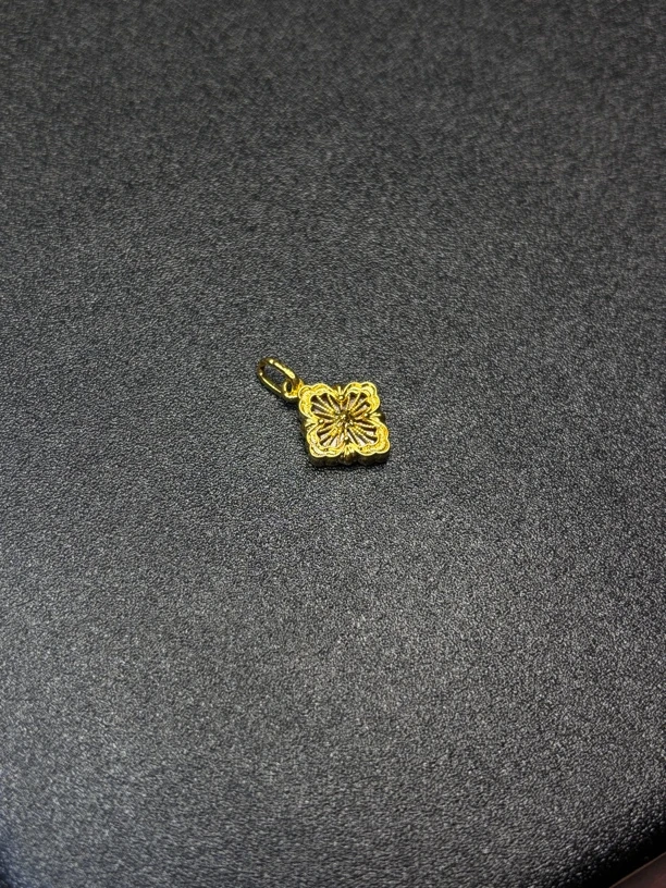 18k金 Au750 吊坠 送银项链 b640