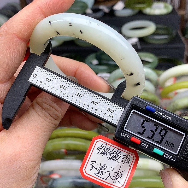 蛇纹石玉手镯未镶嵌279