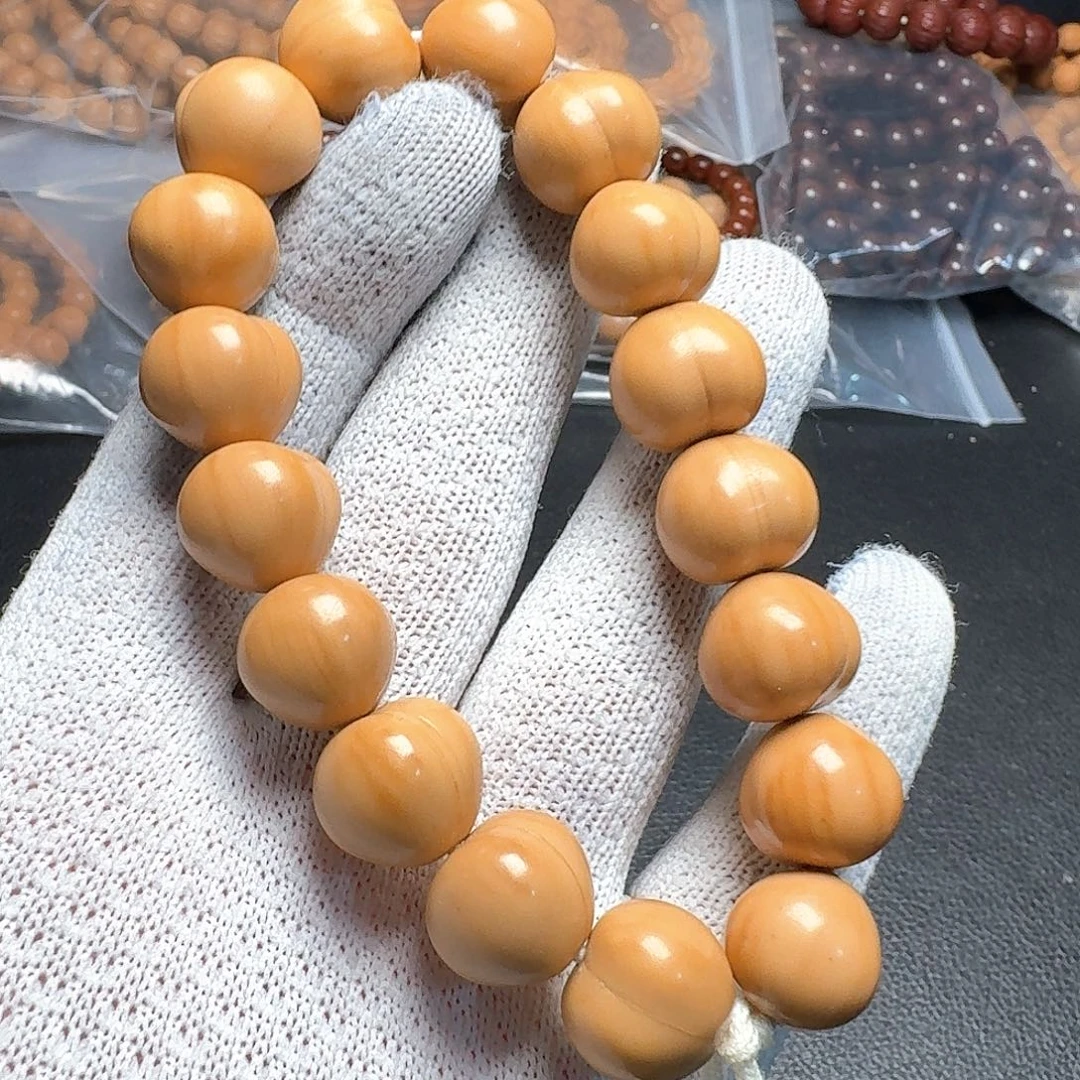 吊坠猴头核桃柯基屁桃油点款