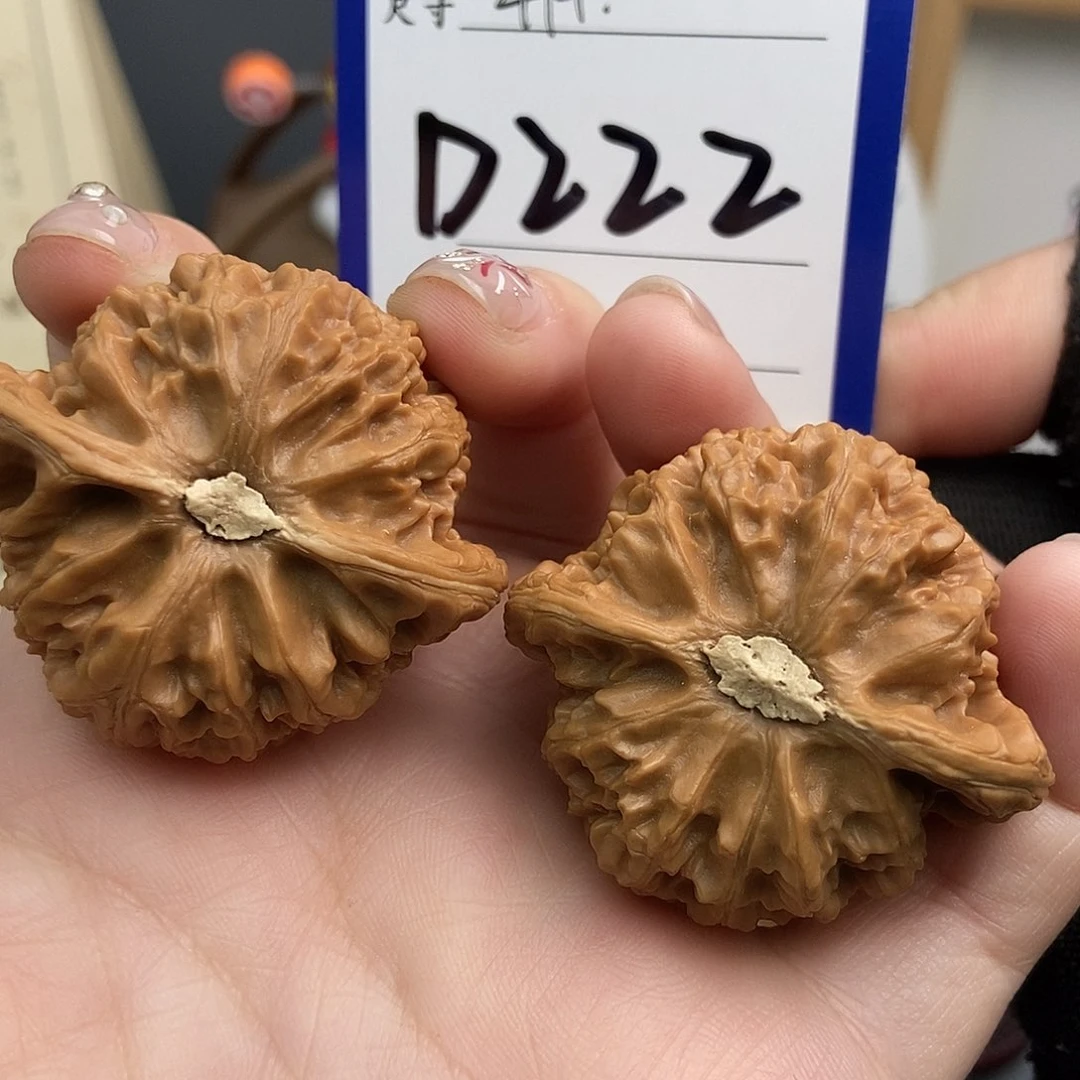文玩核桃吊坠?****毛41宫灯