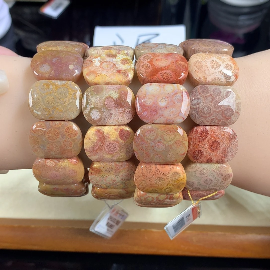 吊坠(赠链)未镶嵌硅化珊瑚（珊瑚玉）1号福利128漏88