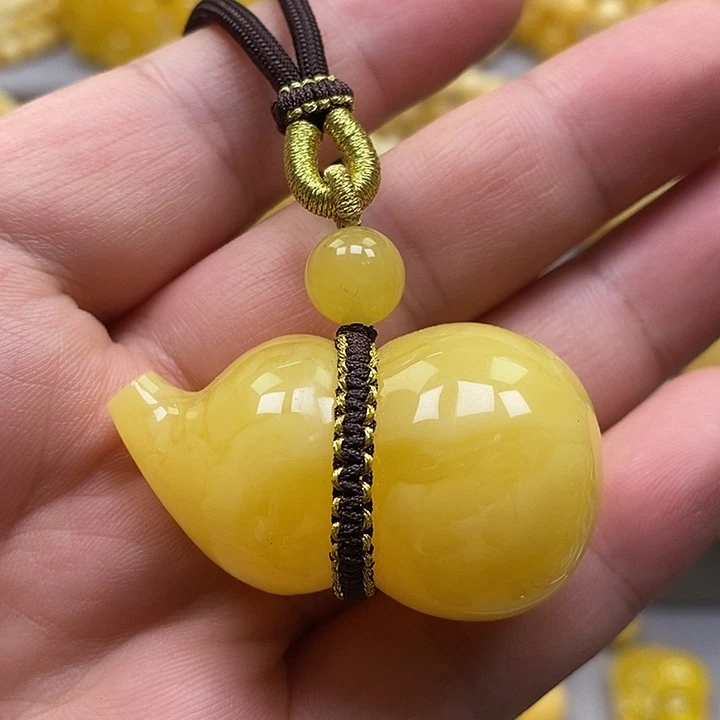 琥珀未镶嵌颈饰吊坠