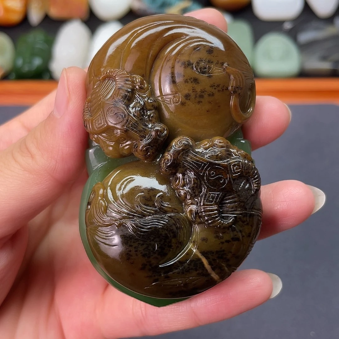 和田玉未镶嵌把件