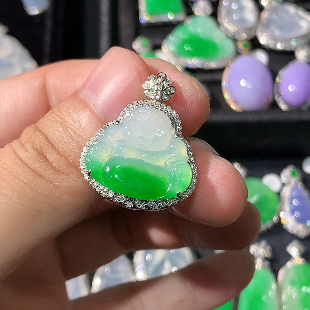 翡翠18K金镶嵌颈饰