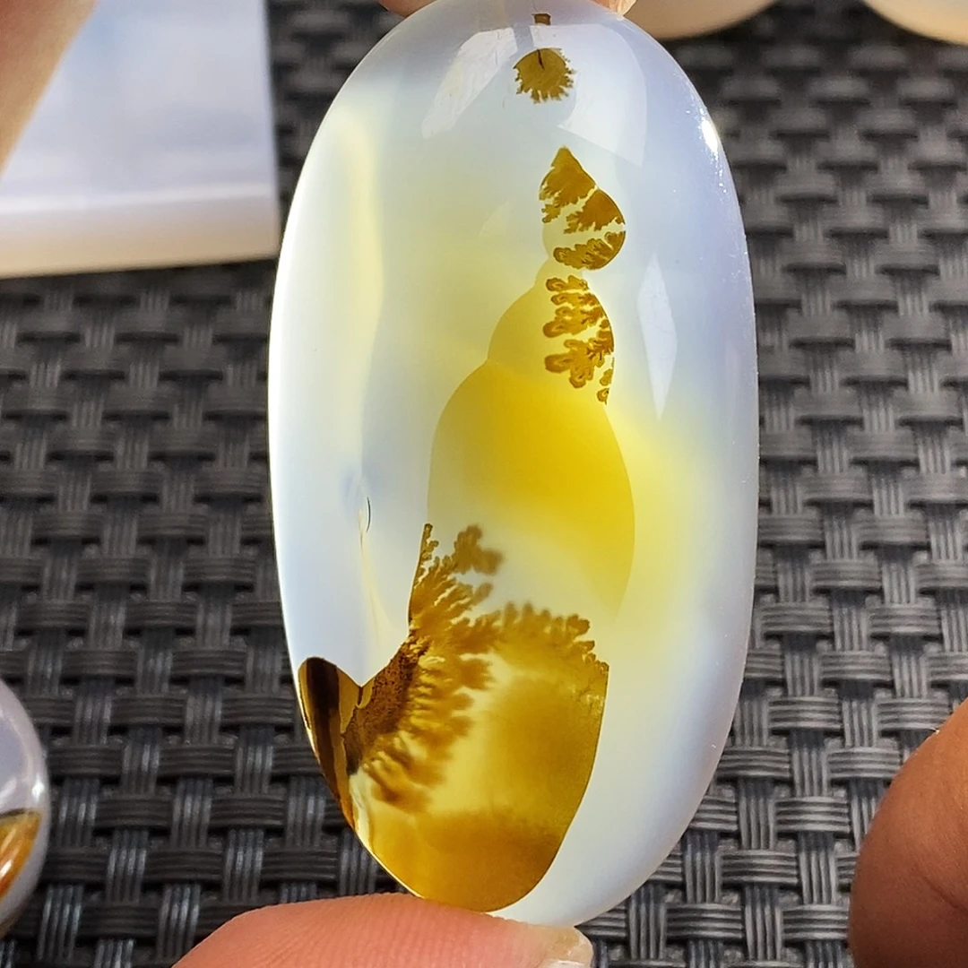 用***3玛瑙/玉髓未镶嵌吊坠(不含链)