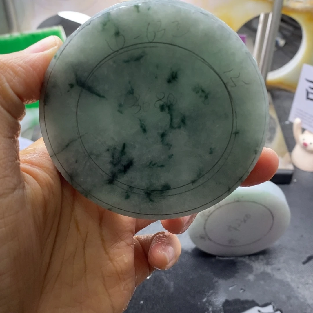 定制翡翠未镶嵌翡翠手镯