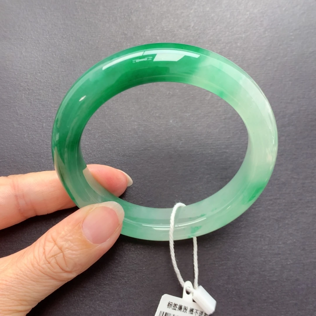 未镶嵌手镯石英质玉