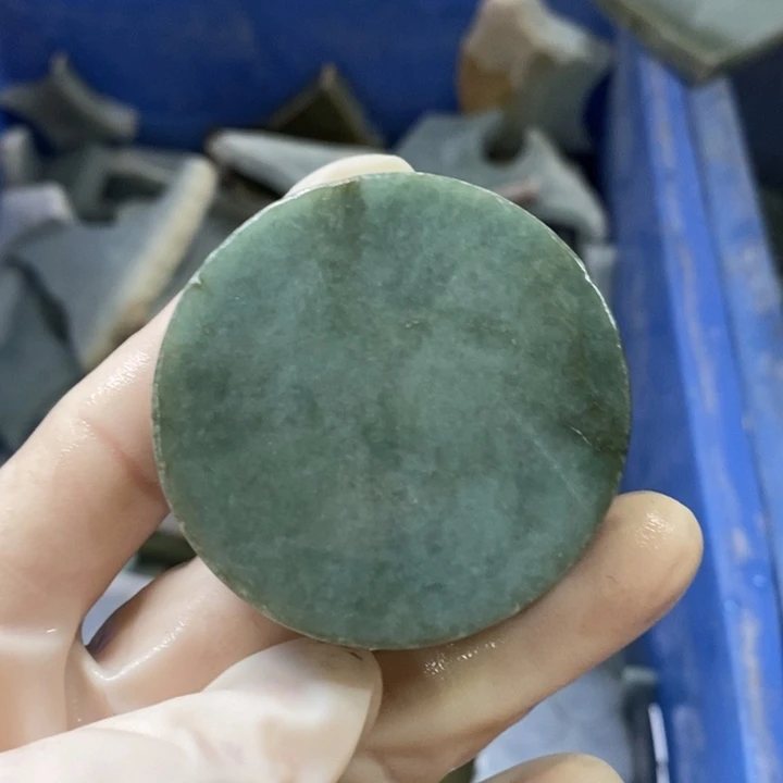 翡翠裸石缅甸翡翠边角料