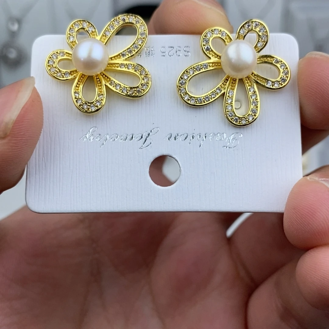 未镶嵌淡水珍珠耳饰