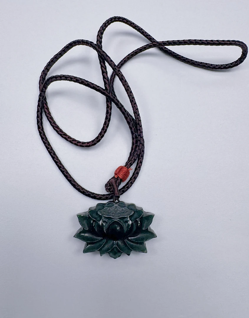 时尚百搭简约高端莲花吊坠