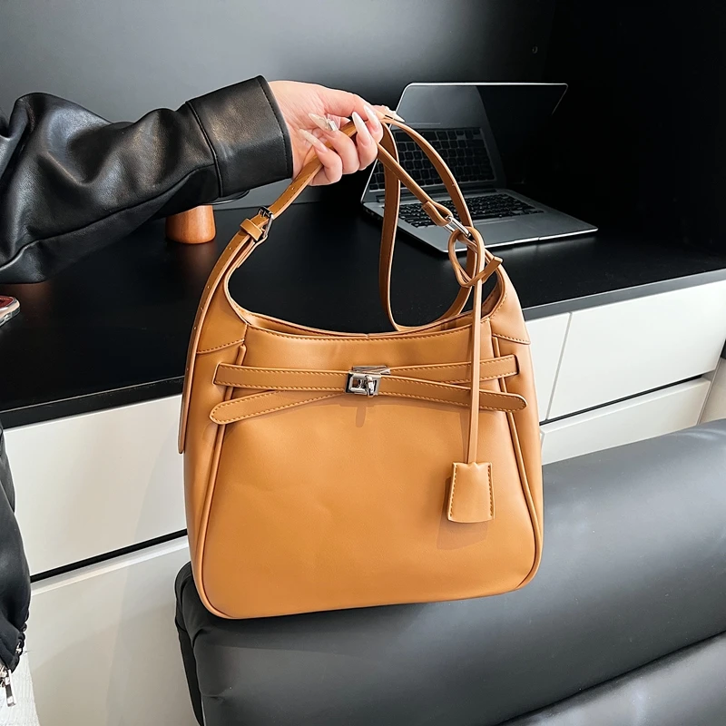 时尚潮流休闲托特包2025新款大容量高级感小众通勤女包棕色单肩包