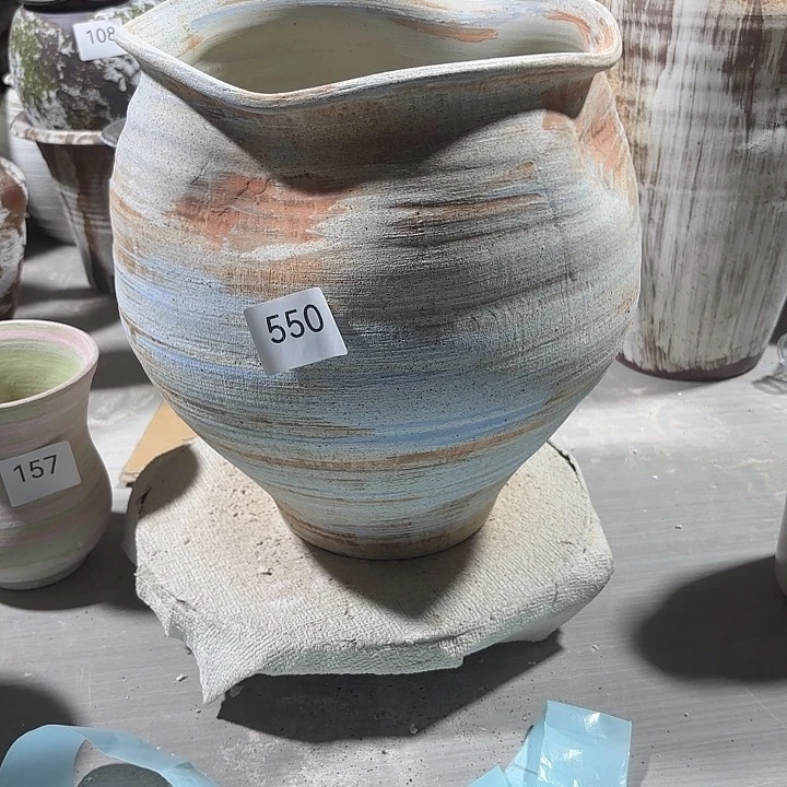 摆件陶高28，内口20，有孔，550