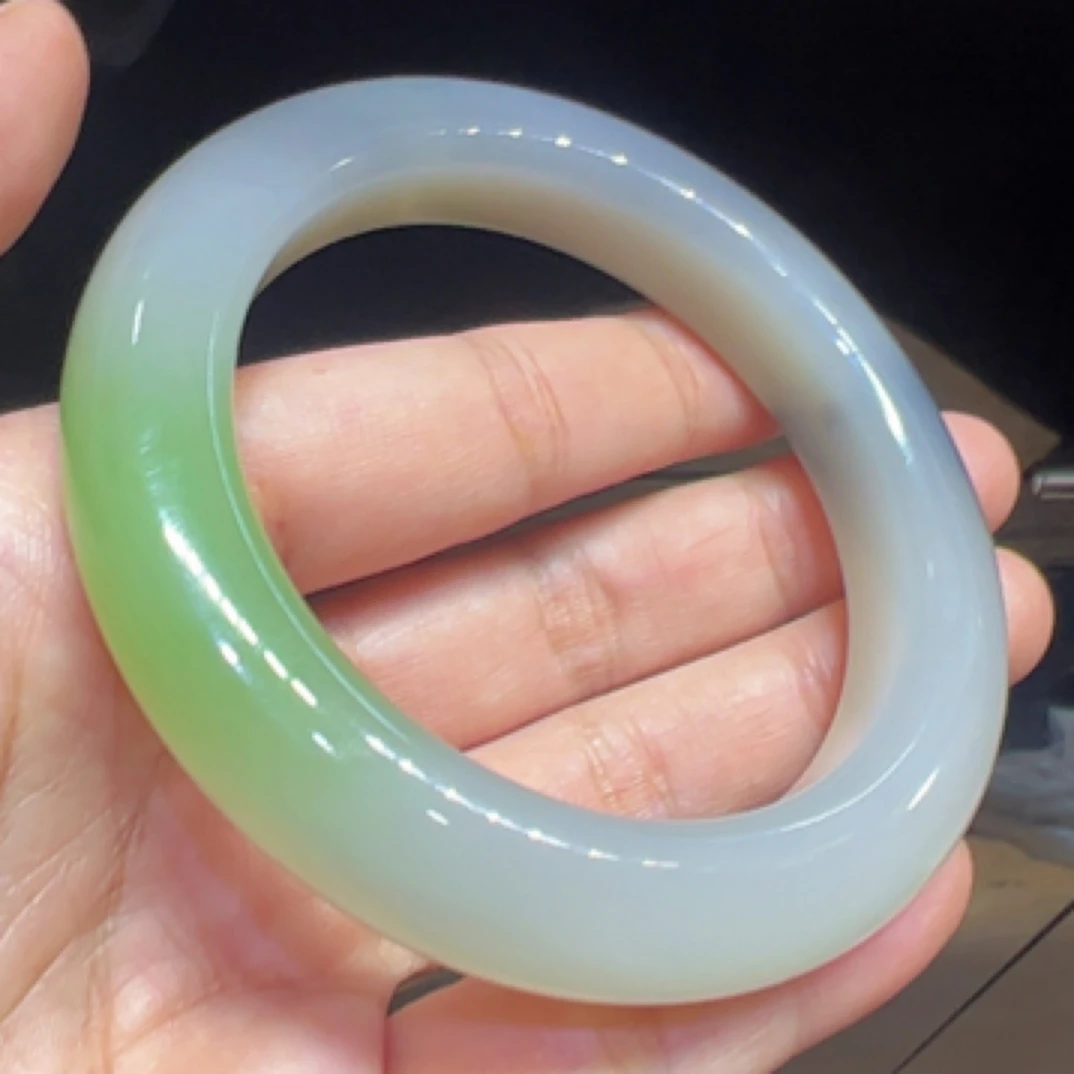 和田玉 紫罗兰带翠 手镯 天然飘绿精美