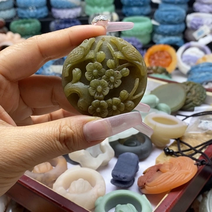 未镶嵌手镯石英岩玉