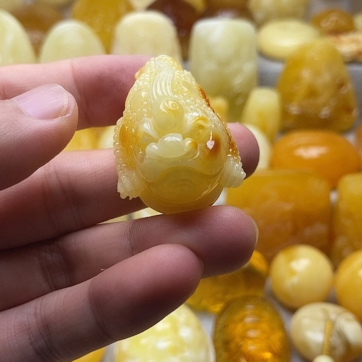 琥珀颈饰未镶嵌琥珀蜜蜡吊坠