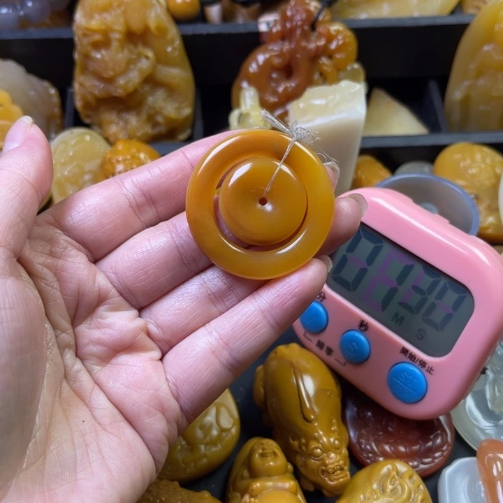 石英质玉吊坠(不含链)未镶嵌阿*