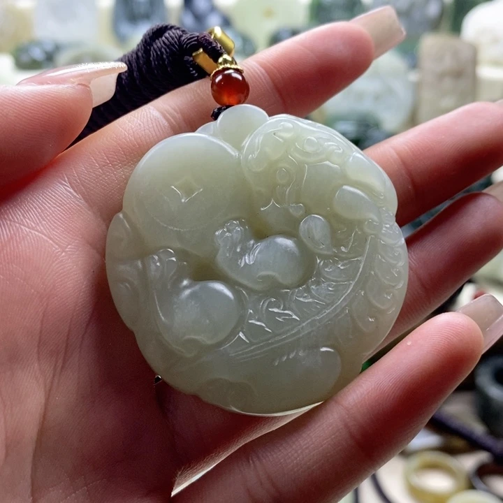 和田玉颈饰未镶嵌