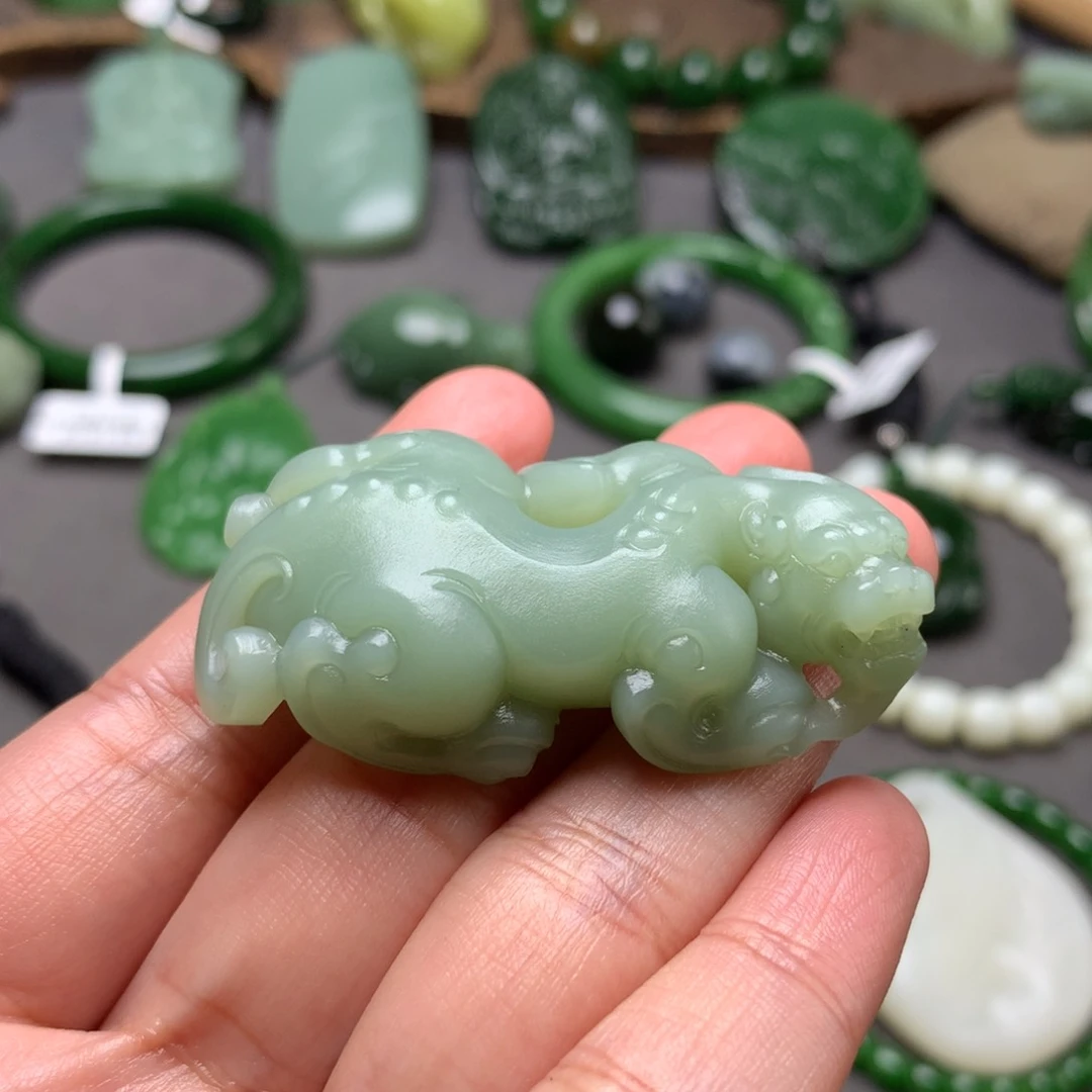 和田玉未镶嵌挂件詹****帝