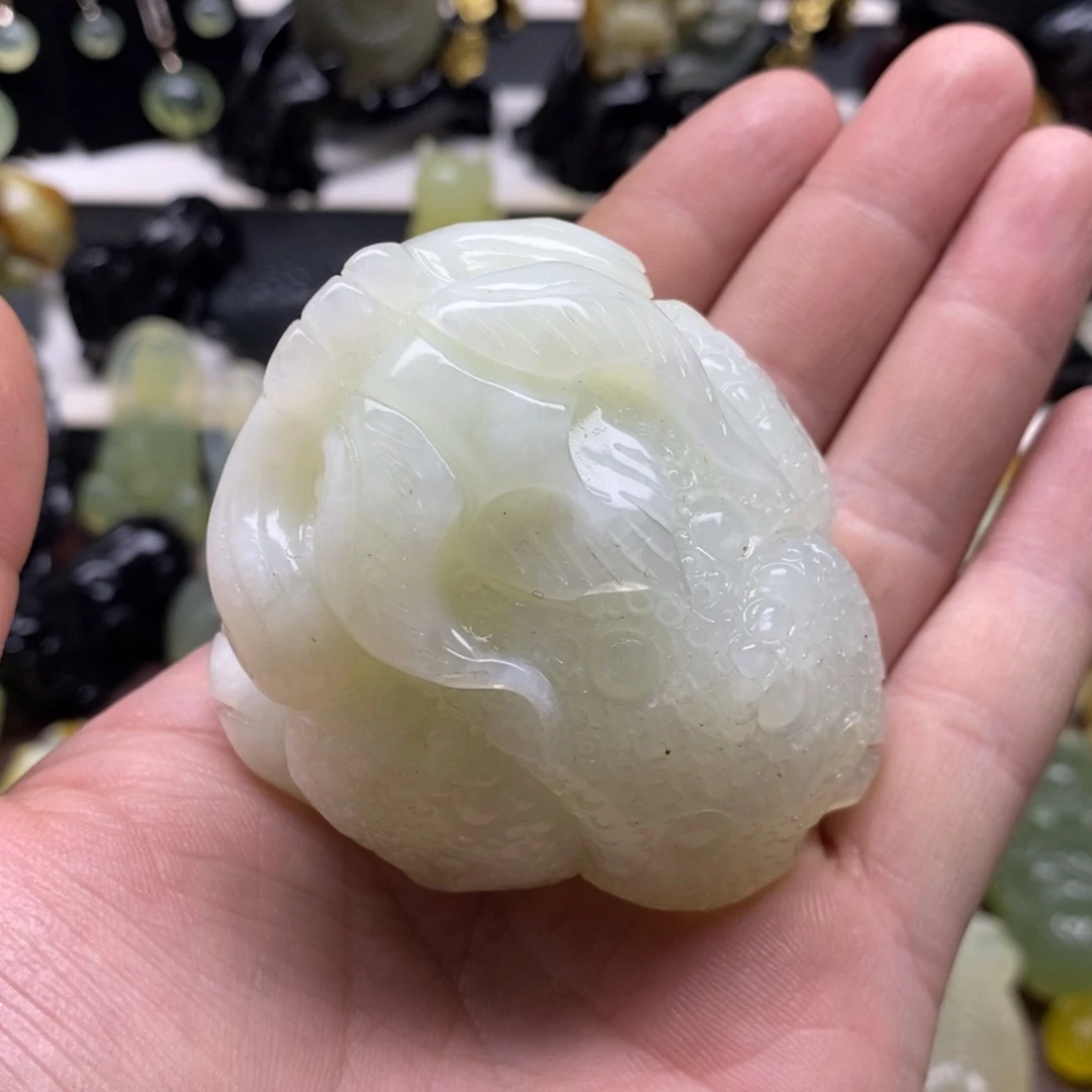 岫玉金蟾小摆件未镶嵌广****司