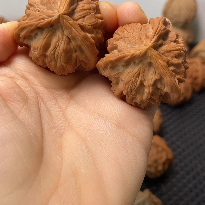 一***生把件文玩核桃40盘山075