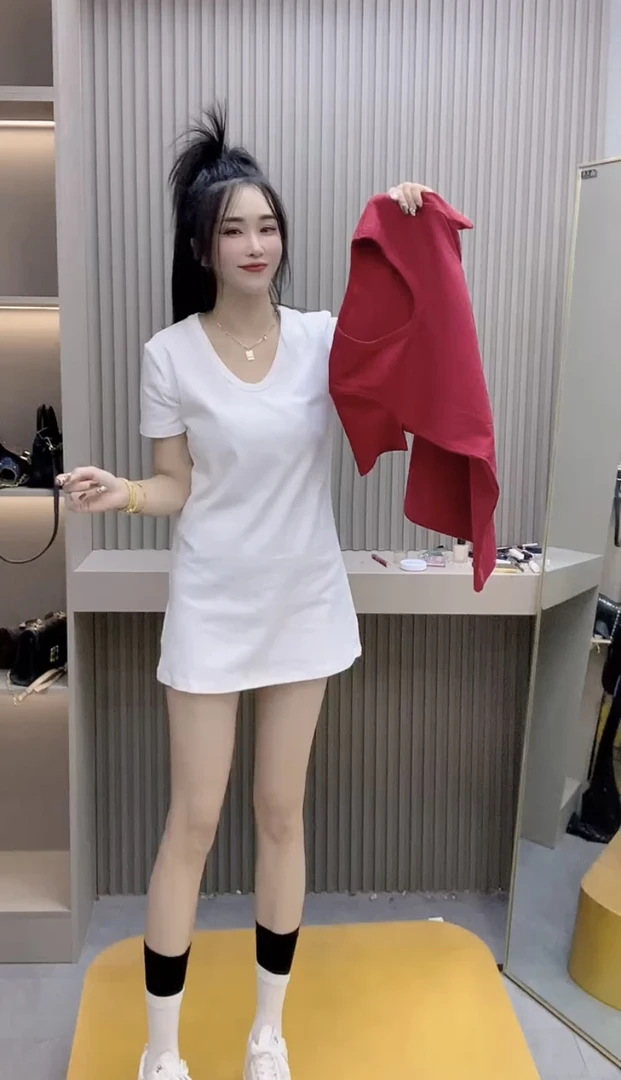 欧洲站2025年新款时尚简约纯色百搭休闲宽松V领短袖打底T恤上衣