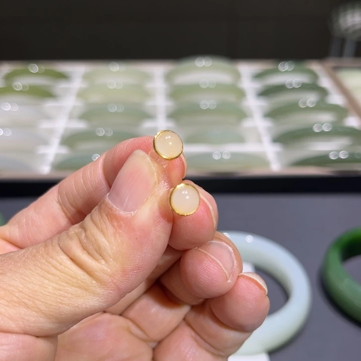 和田玉银S925镶嵌耳钉藕粉