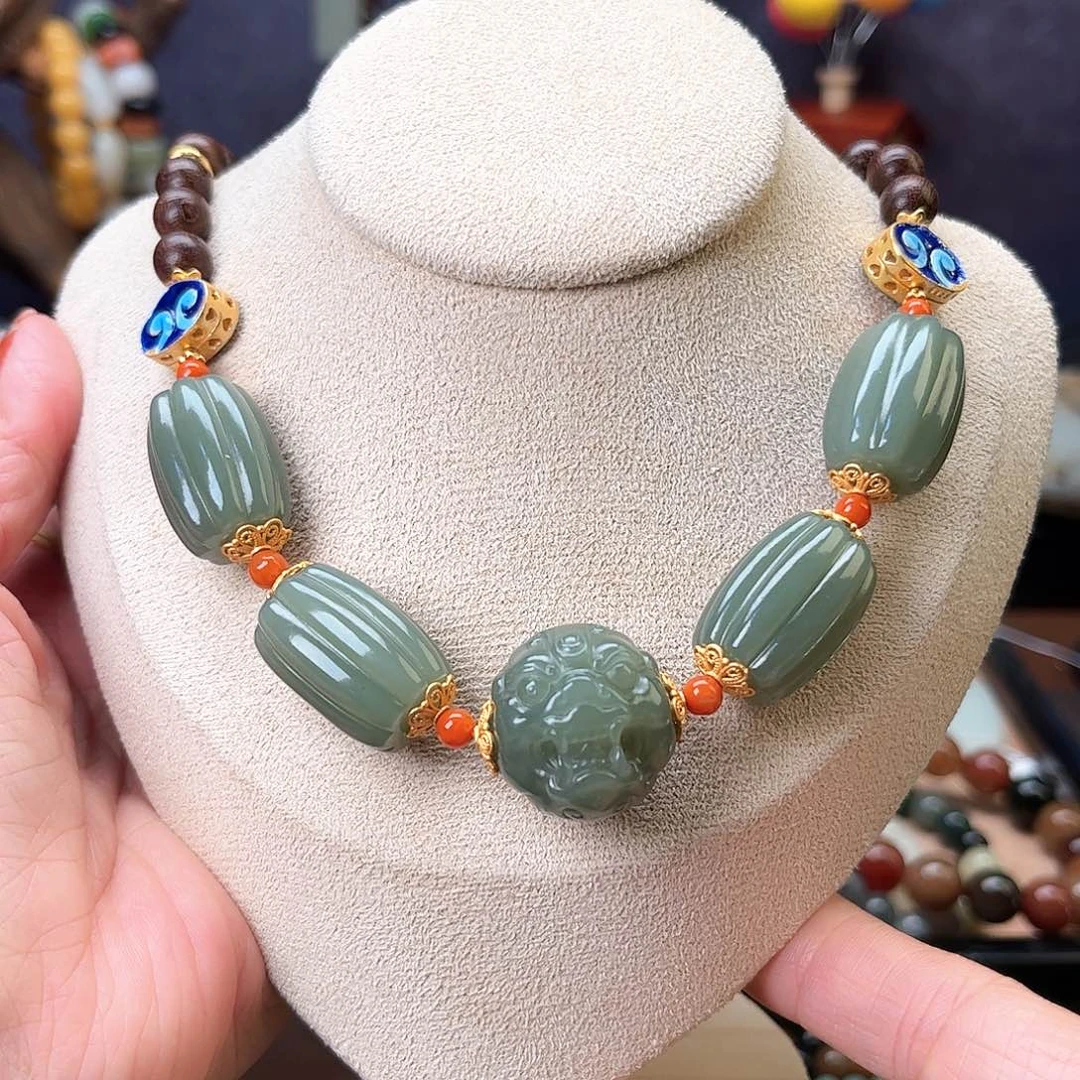 颈饰未镶嵌和田玉