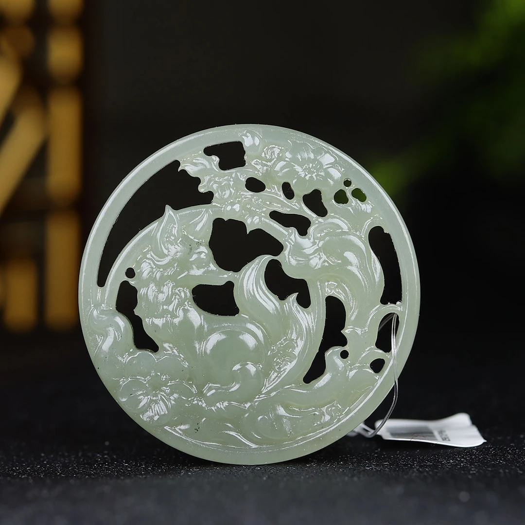 010426和田玉湖水绿狐狸玉佩