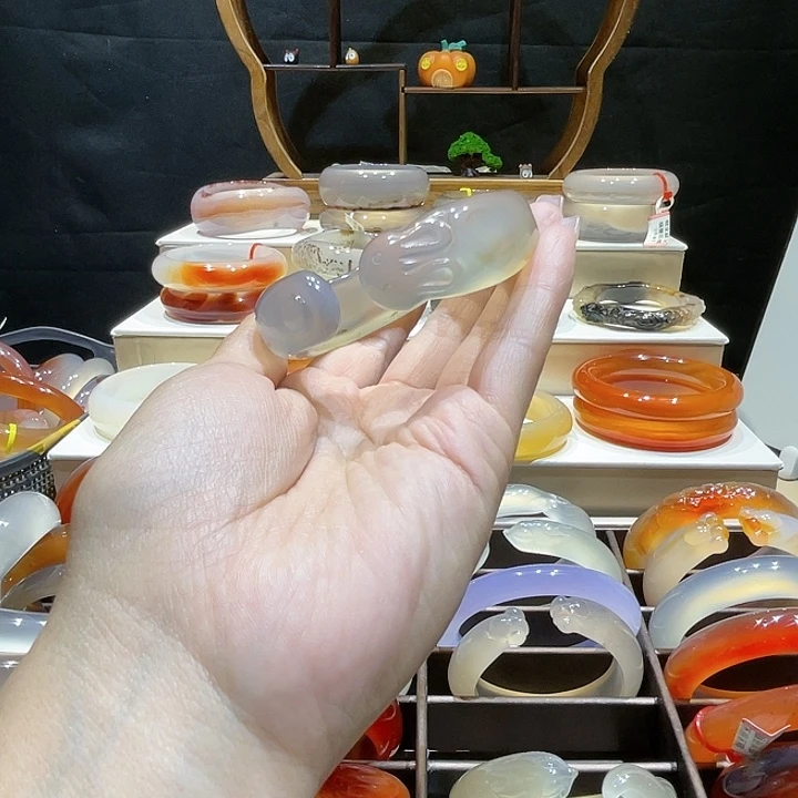 N***-玛瑙/玉髓未镶嵌手镯