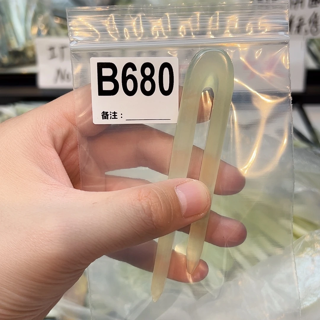 夏***茉未镶嵌蛇纹石玉发饰