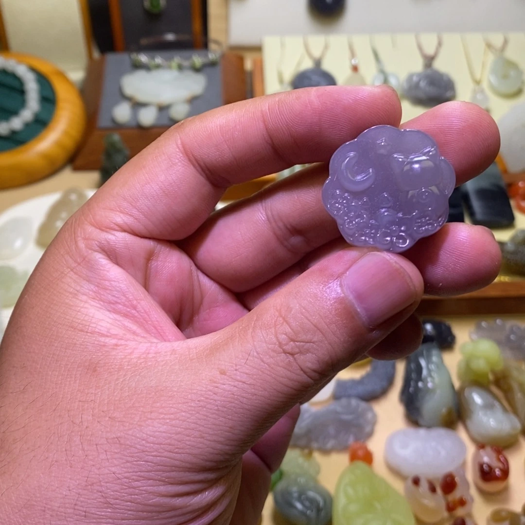 和田玉未镶嵌颈饰定制