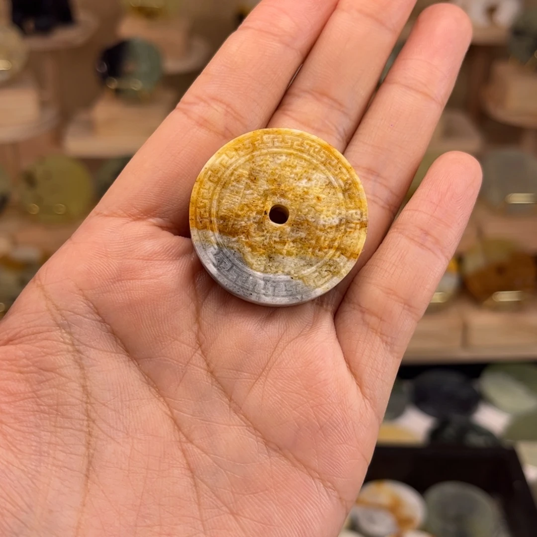 ·***·蛇纹石玉未镶嵌颈饰