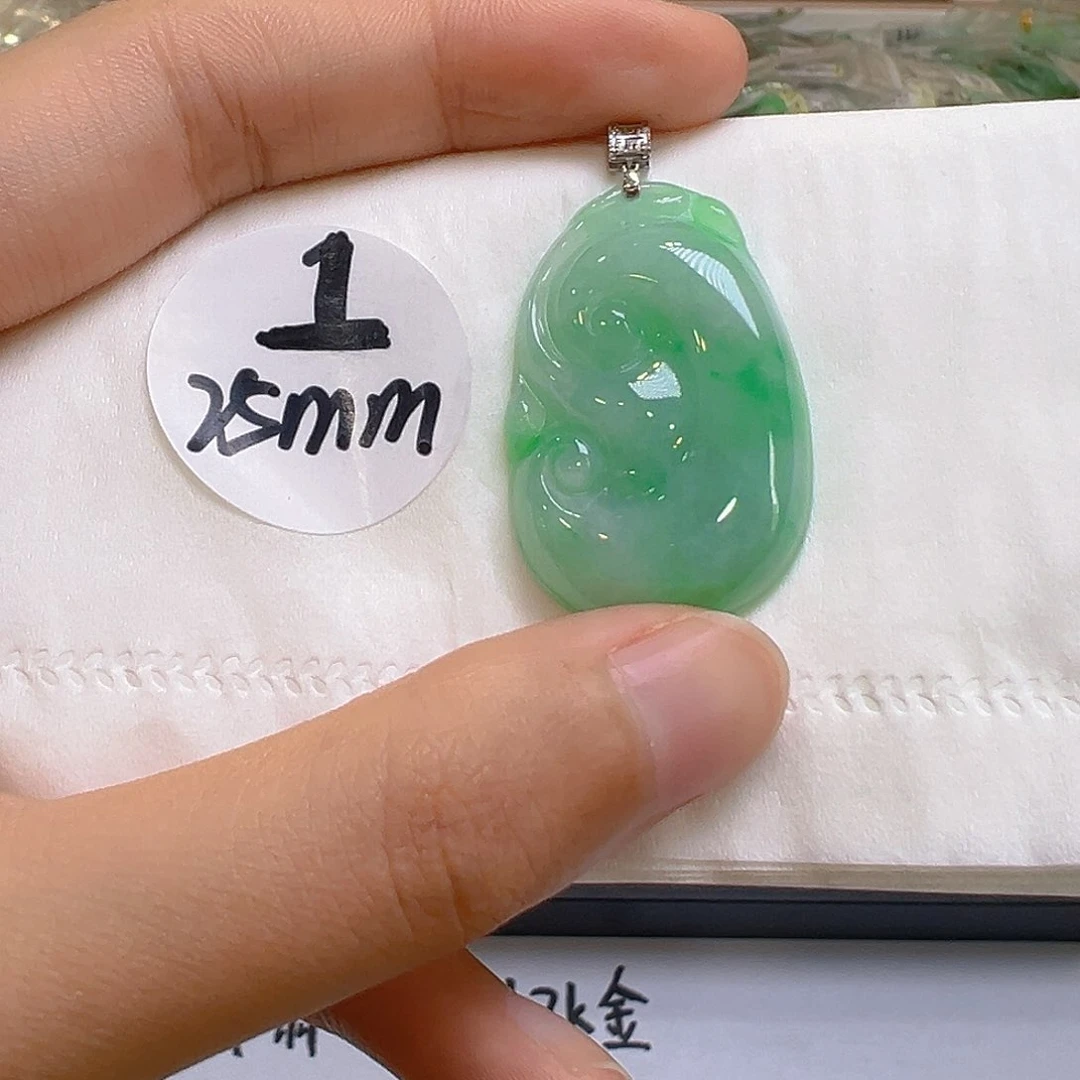 翡翠18K金镶嵌吊坠(不含链)你