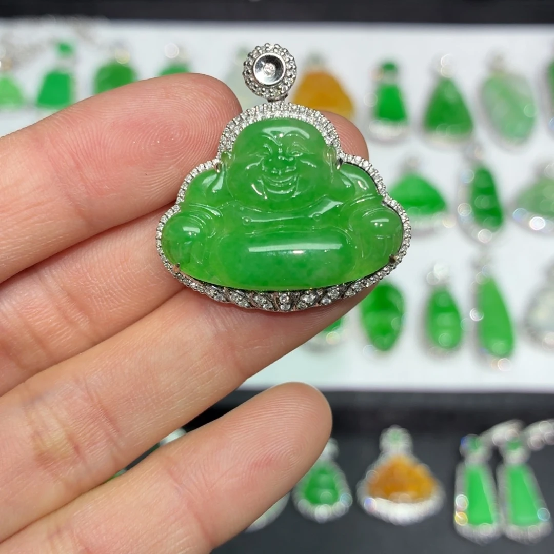 翡翠18K金镶嵌颈饰缅甸翡翠