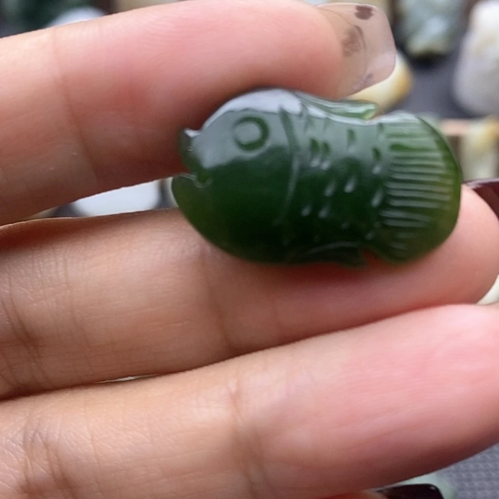 颈饰未镶嵌和田玉（糖玉）