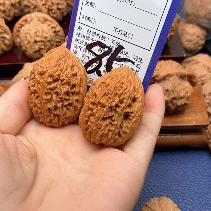 佳***福吊坠桃核大蒜头狮子头34