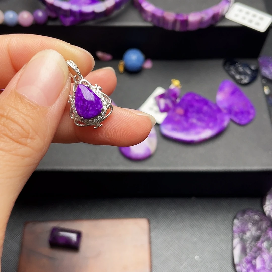 银S925镶嵌苏纪石（舒俱来）吊坠