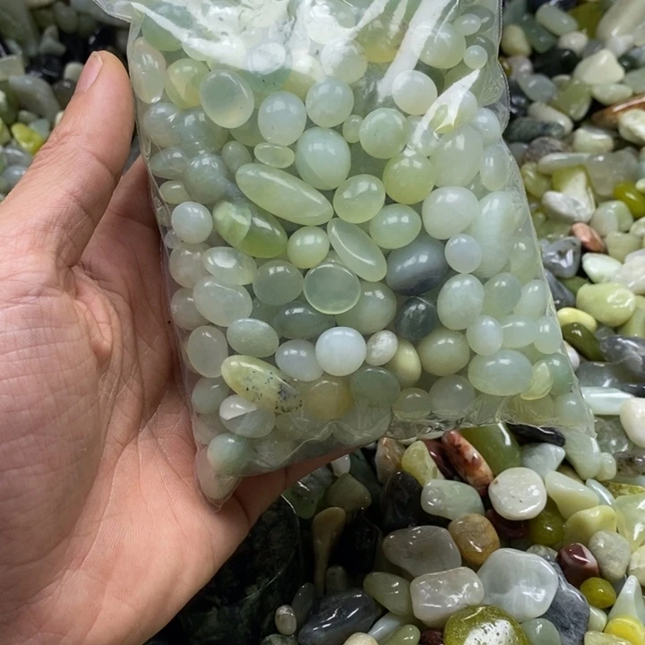 蛇纹石玉鱼缸石未镶嵌