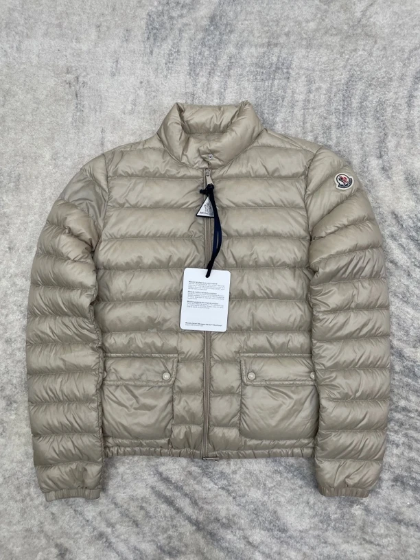 全新未使用 MONCLER 1码LANS香槟色轻薄款羽绒服-50550