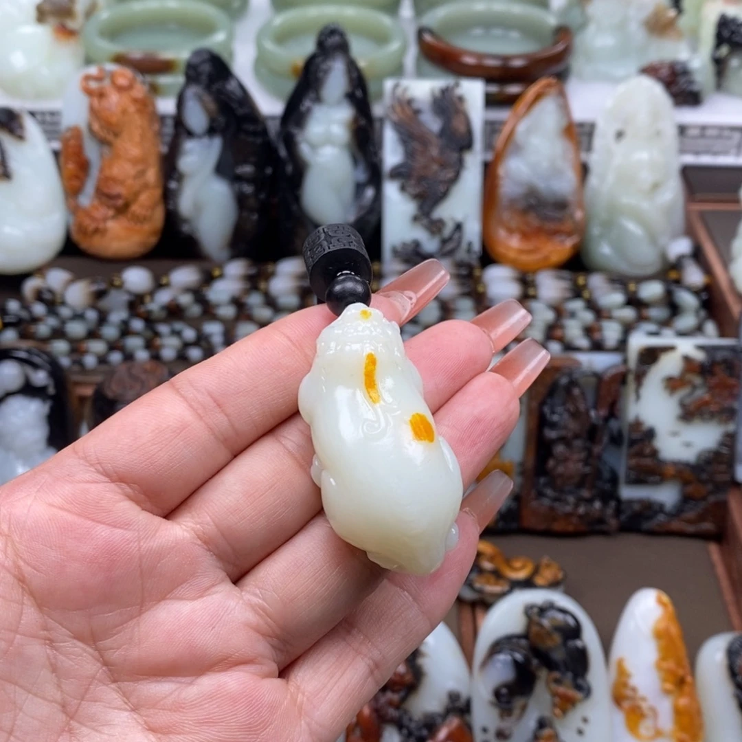 颈饰未镶嵌和田玉