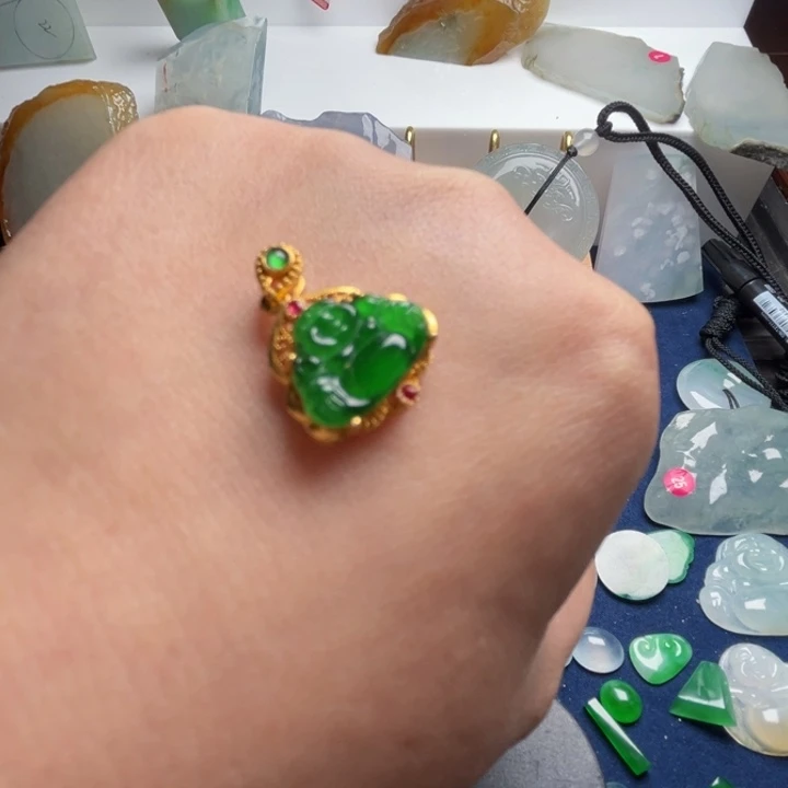 翡翠18K金镶嵌颈饰天然翡翠