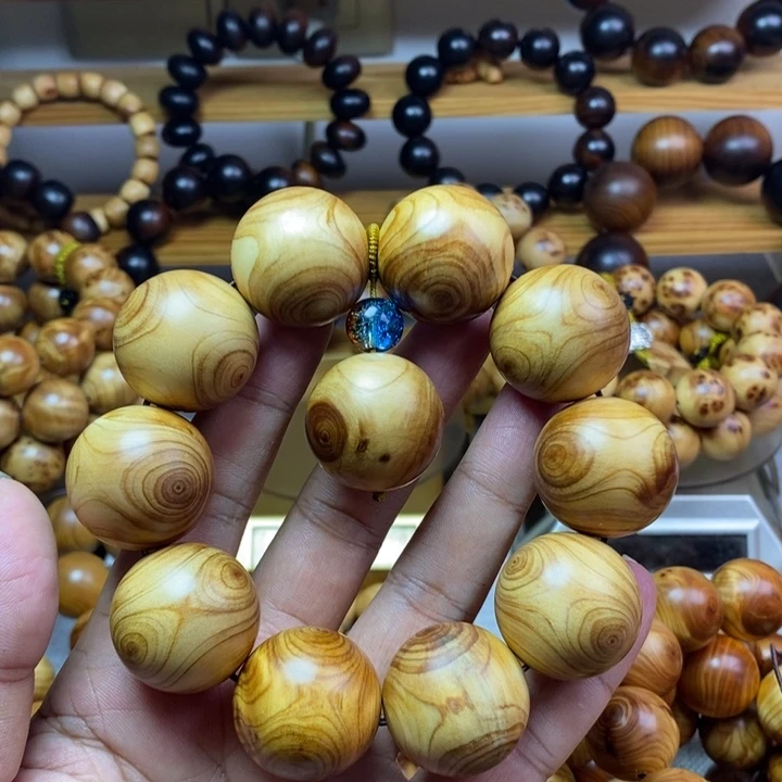 顺***.崖柏崖柏2.5对眼！！！