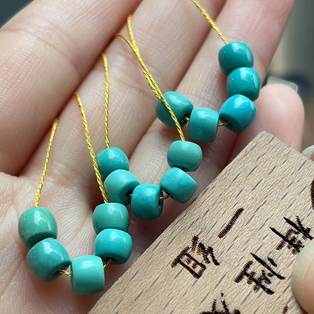 绿松石未镶嵌颈饰