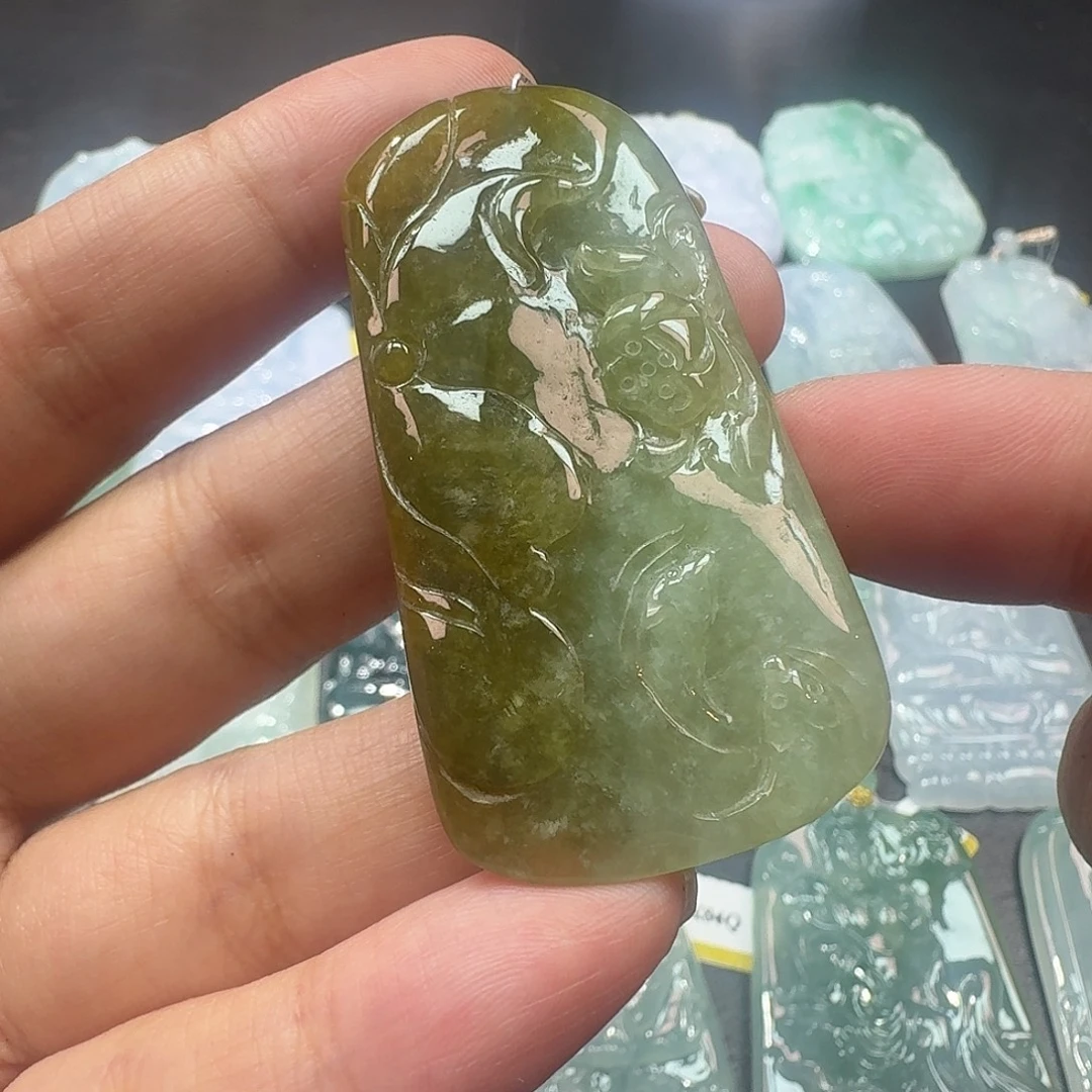 翡翠未镶嵌颈饰吊坠