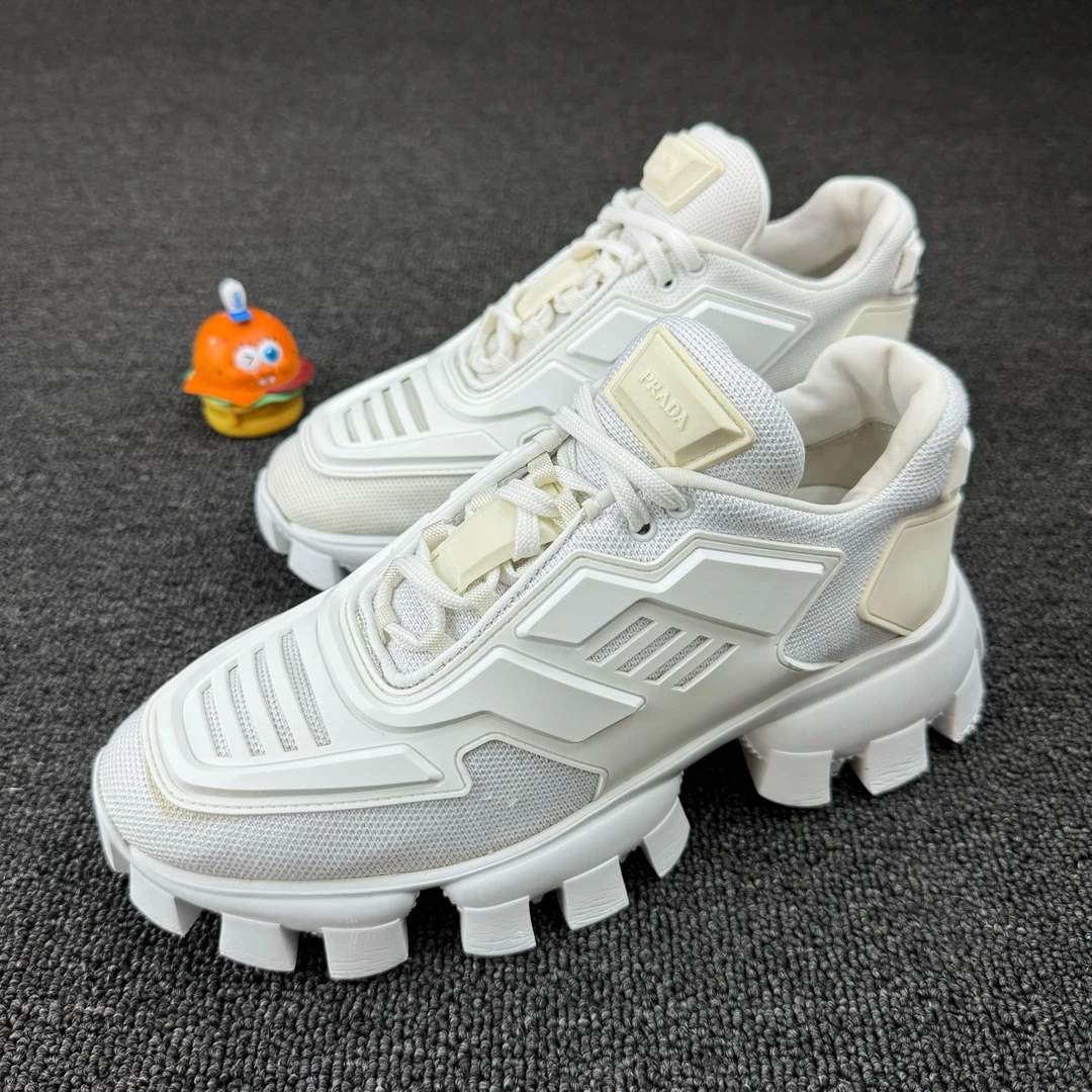 Prada普拉达白色厚底锯齿鞋 尺码：37.5HB650