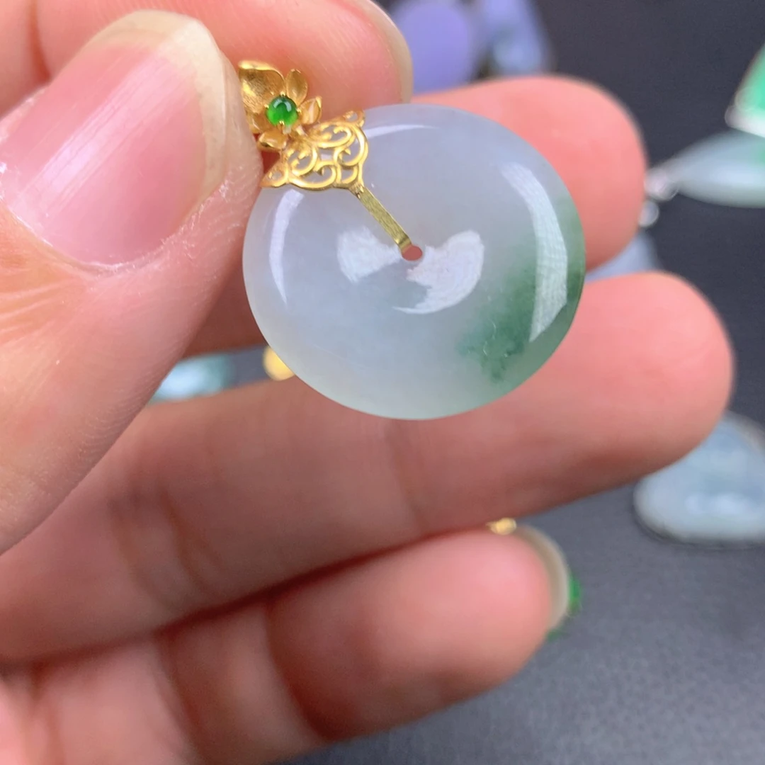 【闪购商品】翡翠18K金镶嵌颈饰?**?翡翠