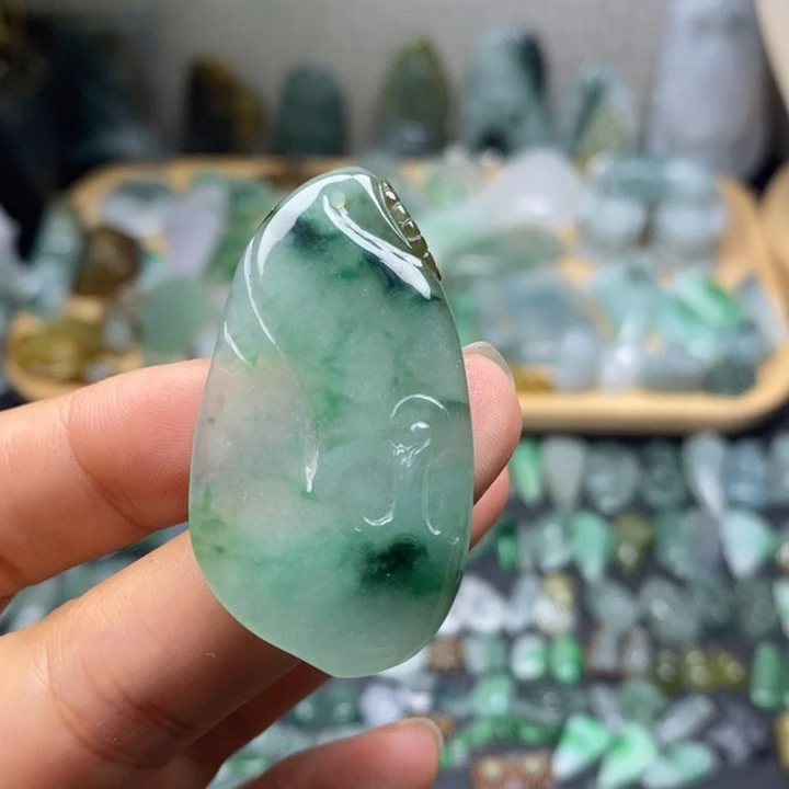 颈饰未镶嵌翡翠悟道