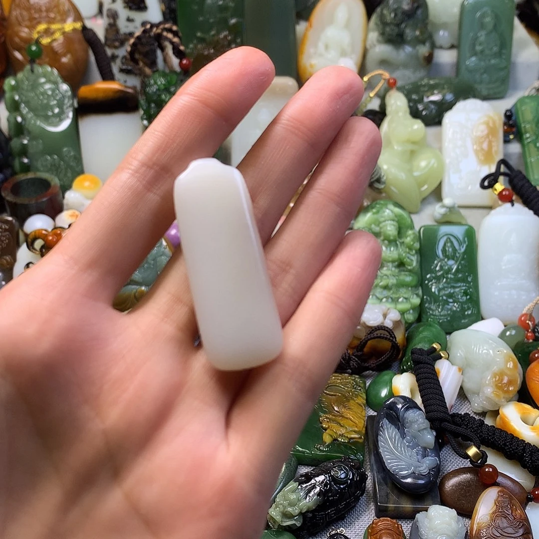 颈饰未镶嵌和田玉