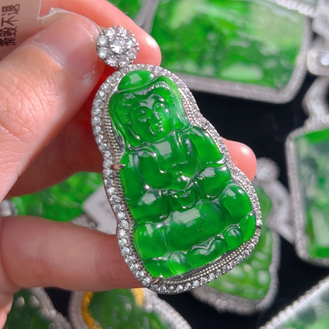 翡翠颈饰未镶嵌观音